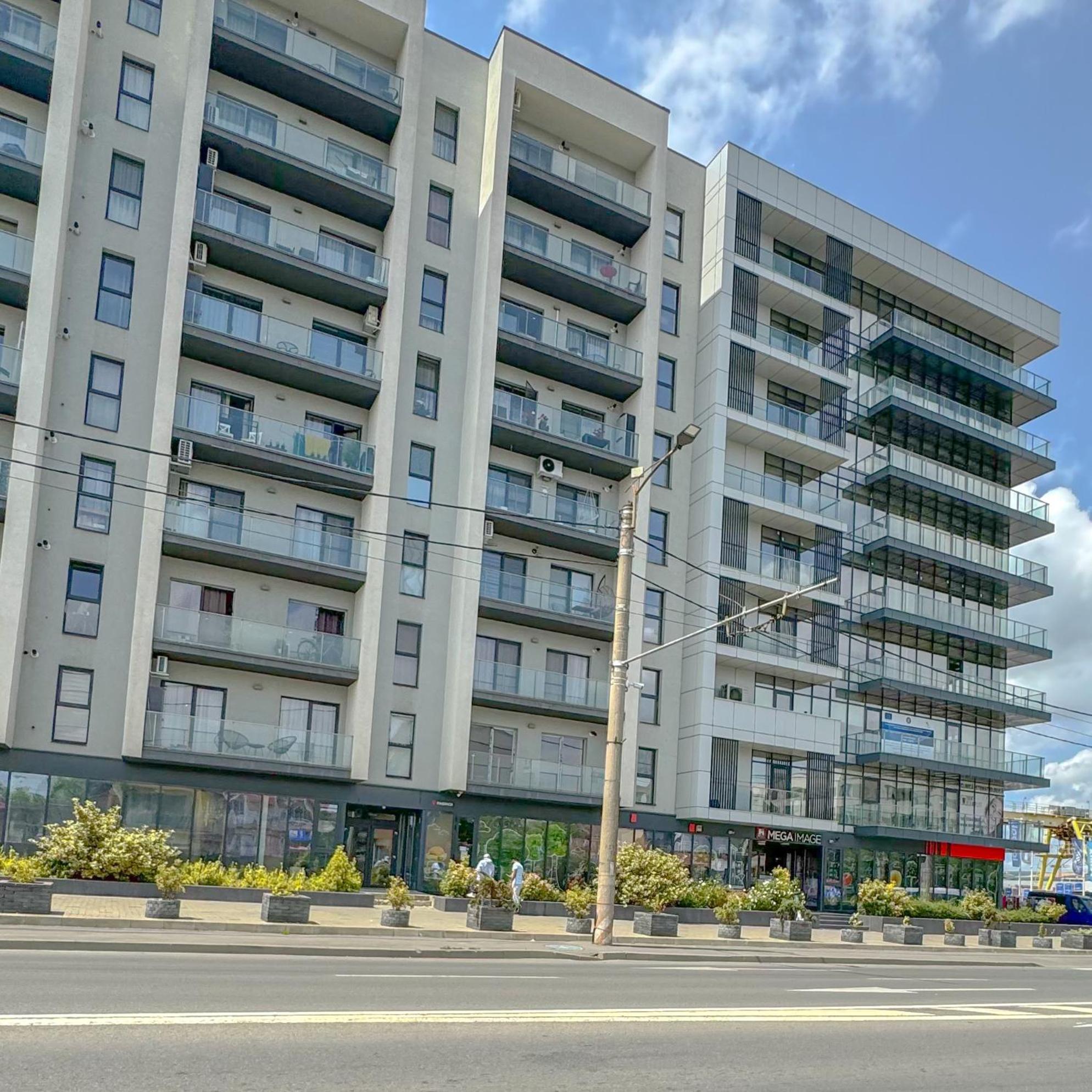 Apartment G B Center