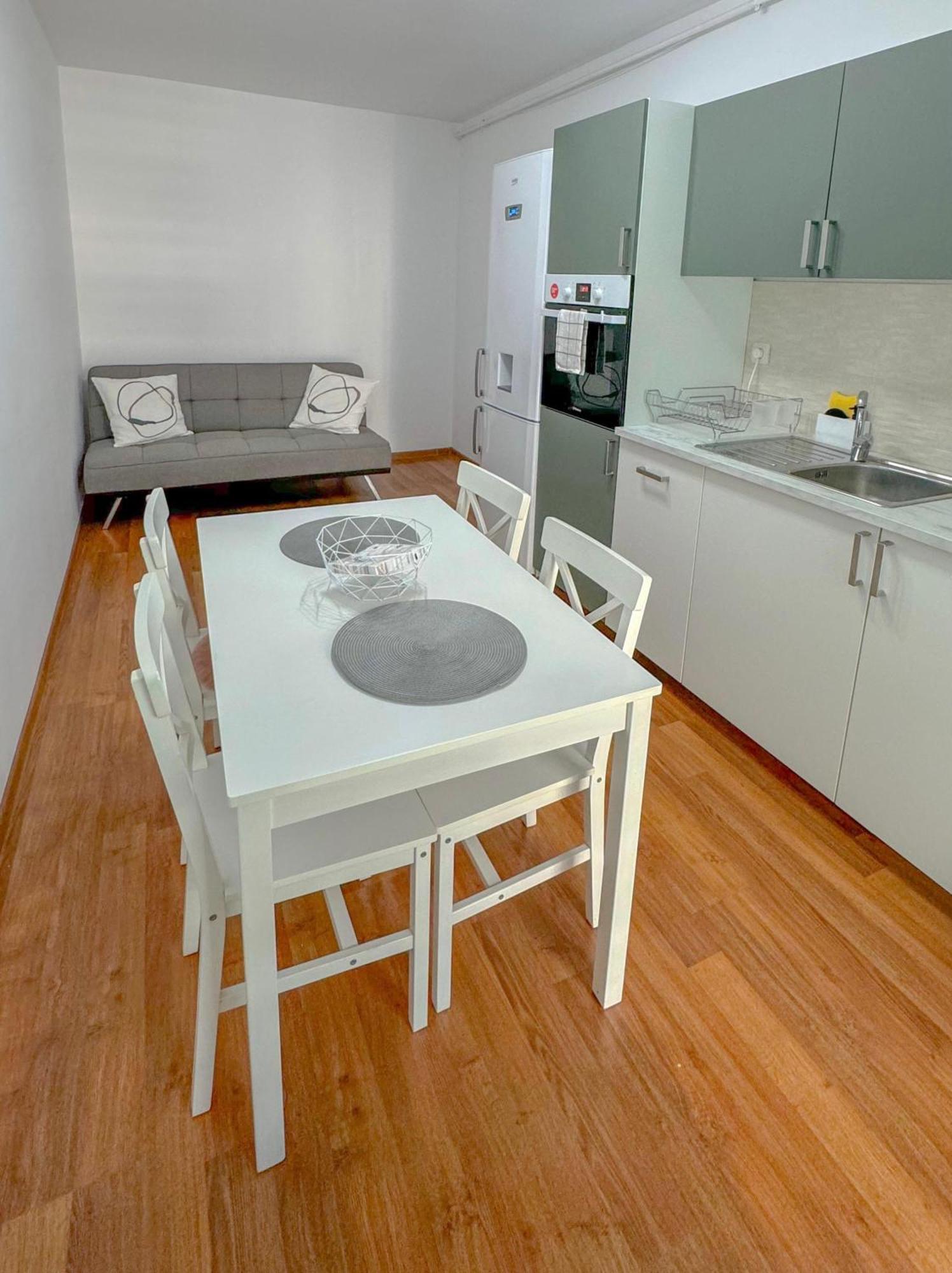 G B Center Apartment