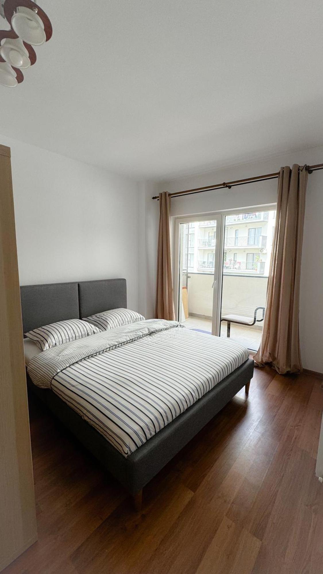 Apartment G B Center